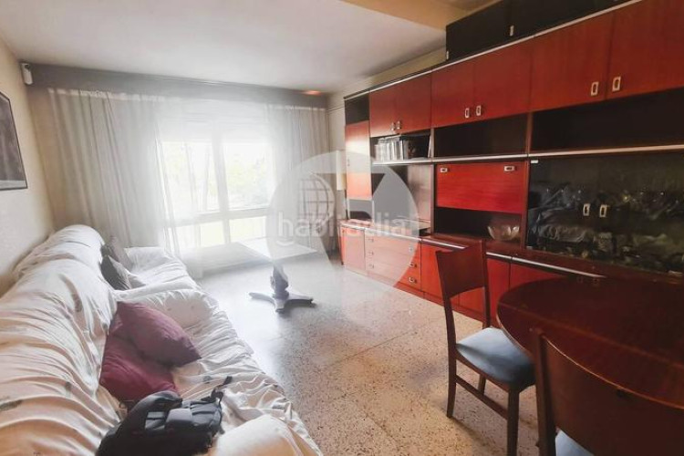 Piso amplio piso de 130 m con grandes posibilidades junto a plaza cataluña en Terrassa
