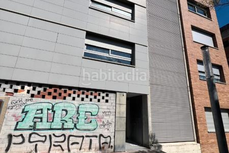 Piso en carrer datenes 24 piso en venta en Roc Blanc Terrassa
