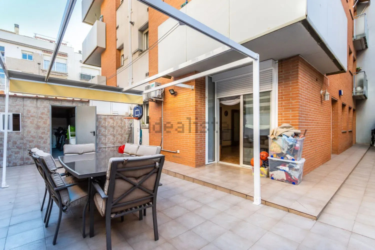 Piso en Barrio Les Arenes