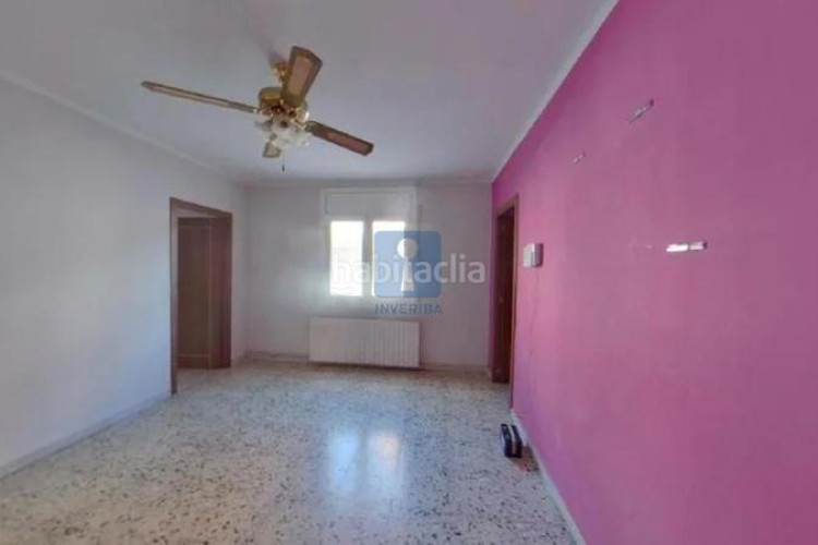 Piso inmueble ilegalmente okupado situado en el passeig del vintidos de juliol 766, bajos 4, , barcelona en Terrassa