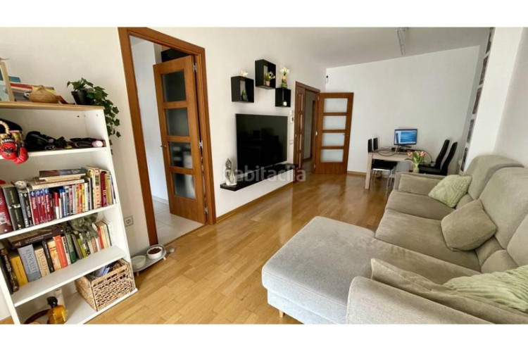Piso  en can aurell de ambar de 84 m2 y 3 habitaciones en Terrassa