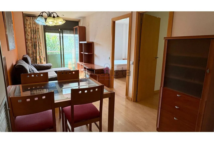 Piso en calle de la Poetessa Caparà