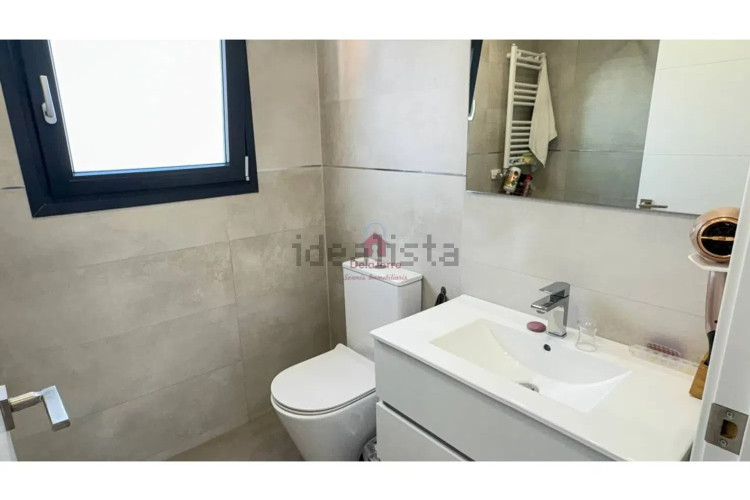 Chalet pareado en carretera de Rellinars