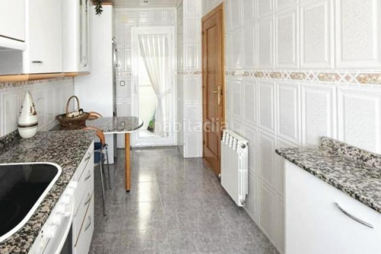 Dúplex  140 m2 de 4 hab mas estudio con 2 terrazas y parking en la plaça lluis companys en Terrassa