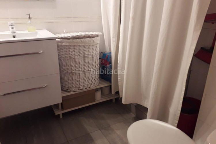 Piso  en venta, ,francesc macià. 4 hab, 2 baños. terraza 100 m2. ascensor, calefacción, a.a. pk opcional alquiler en Terrassa