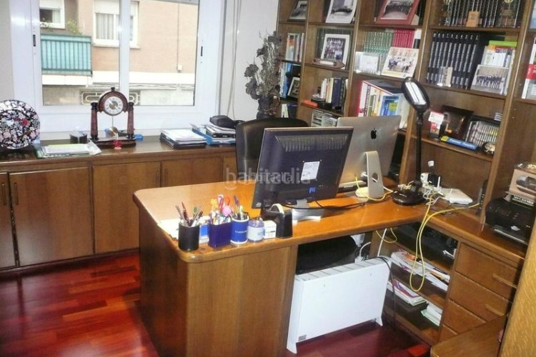 Casa gran casa cantonera en Ca n'Aurell Terrassa