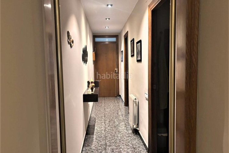 Planta baja  de 112 m2 con entrada independiente, con 2 terrazas en poble nou- en Terrassa