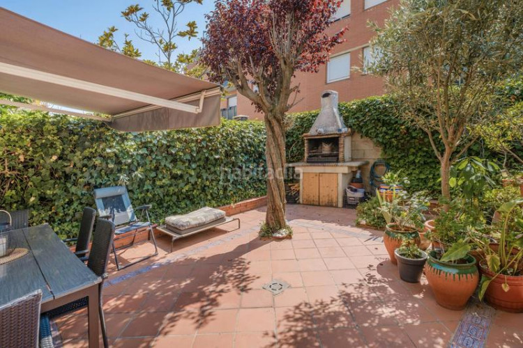 Casa adosada ?? exclusiva vivienda en perfecto estado en calle antoni torrella, can 'aurell en Terrassa