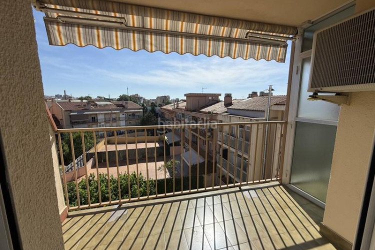 Piso gran piso en can aurell , 4 habitaciones y parking incluido en Terrassa