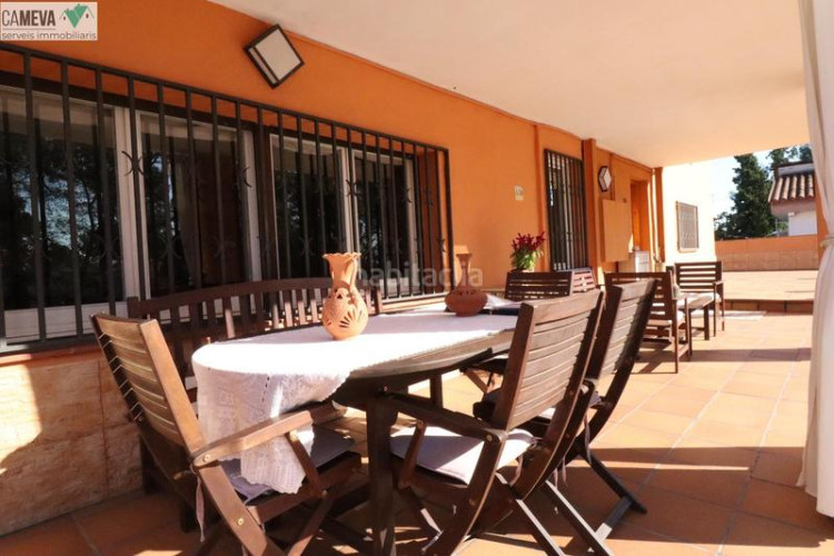 Casa única e impresionante finca a 4 vientos con piscina y jardin en Terrassa