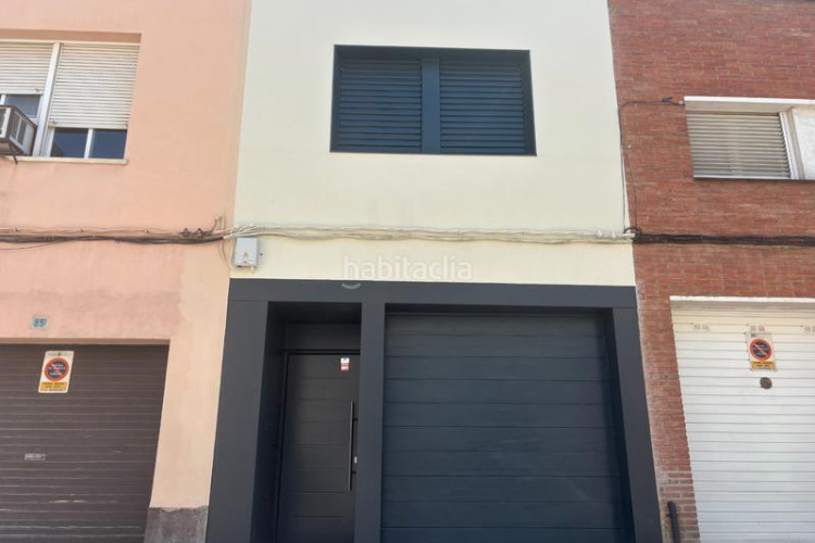 Casa en carrer de las navas de tolosa 87 exclusiva casa a estrenar con piscina privada en Terrassa