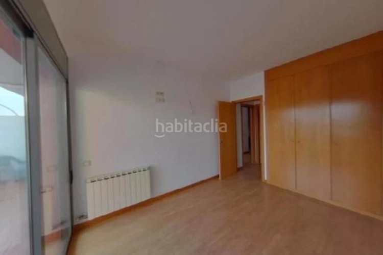 Piso (barcelona). "okupado" (no se puede visitar ni hipotecar). en Terrassa