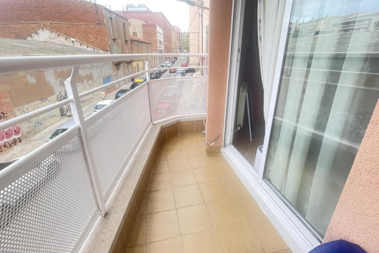 Plau00E7a del Mestre Serrat, Sant Pere