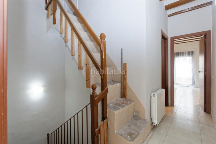 Casa adosada zona de centro. casa adosada de 4habs. + 2lav. + patio en Terrassa