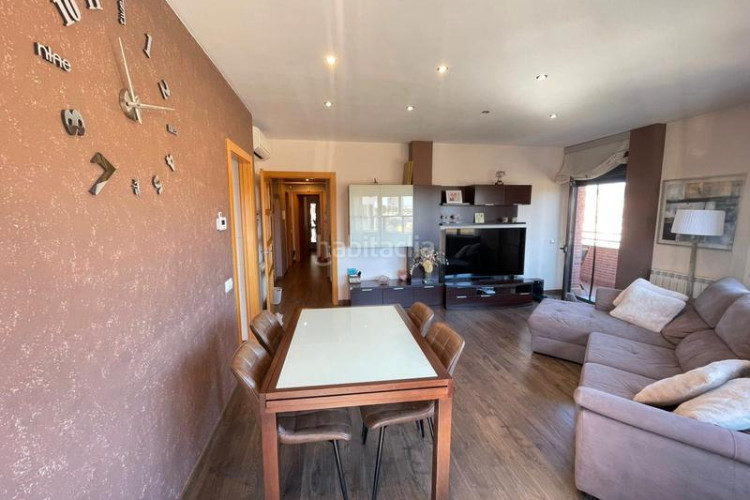 Dúplex zona de Sant Pere Nord. dúplex de 3habs. + estudio + 3lav. + terraza + balcón en Terrassa