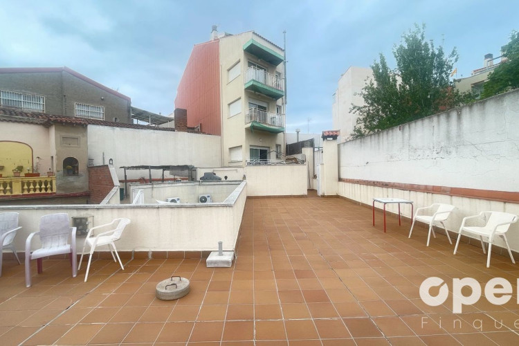 Mestre Serrat, Barri del Centre