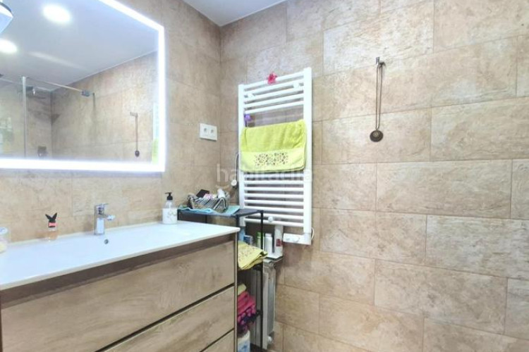 Piso pis de 4 hab amb parquing i espectacular de traster 25 m2 a la gripia en Terrassa