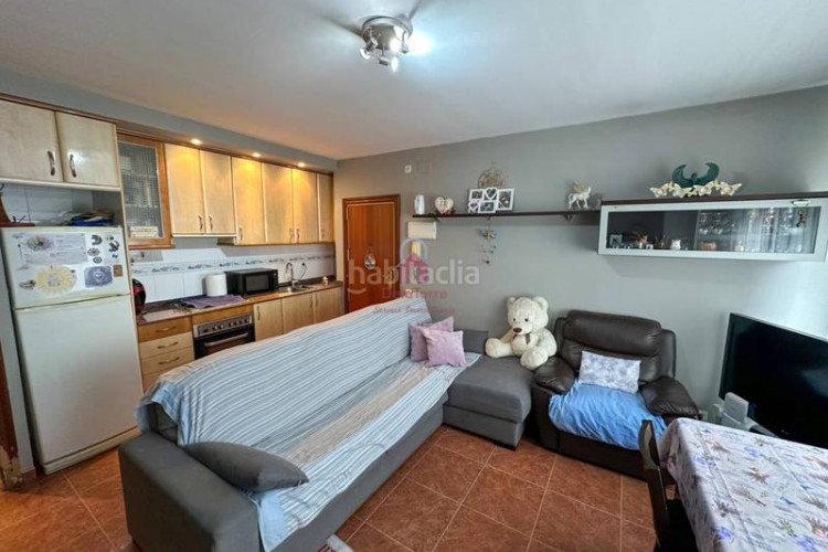 Piso  en venta luminoso, bien ubicado y listo para entrar a vivir! en Terrassa
