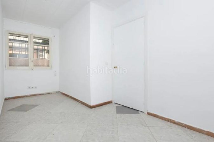 Piso ¡espacioso piso , ideal para familias! en La Maurina Terrassa