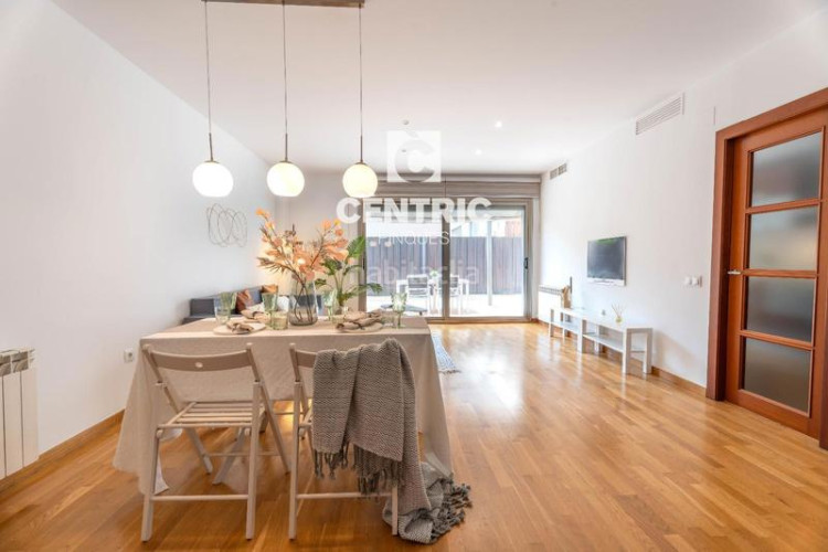 Casa adosada espacio, luz y exclusividad en el centro en Terrassa