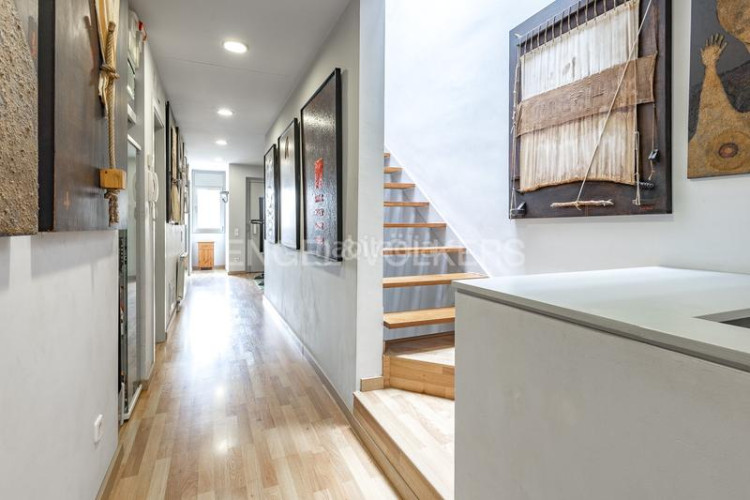 Casa espectacular casa adosada con 2 plazas de garaje en Terrassa