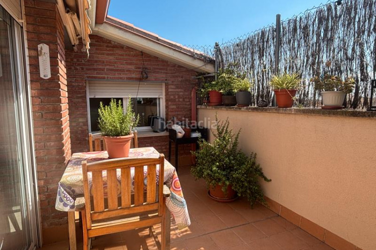 Dúplex impecable duplex en el corazón de pere parres a dos minutos del centro con parquing incluido en Terrassa