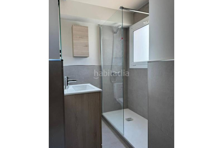 Piso escoles, acabado de reformar en Plaça Catalunya - Escola Industrial Terrassa