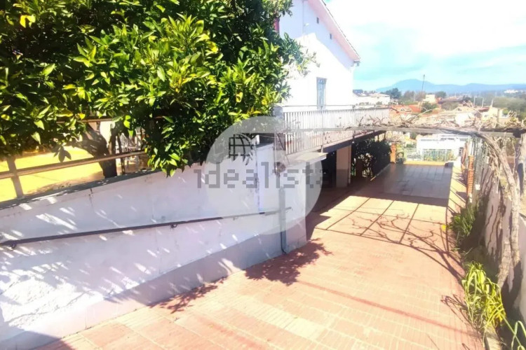 Casa independiente en calle del Camerun