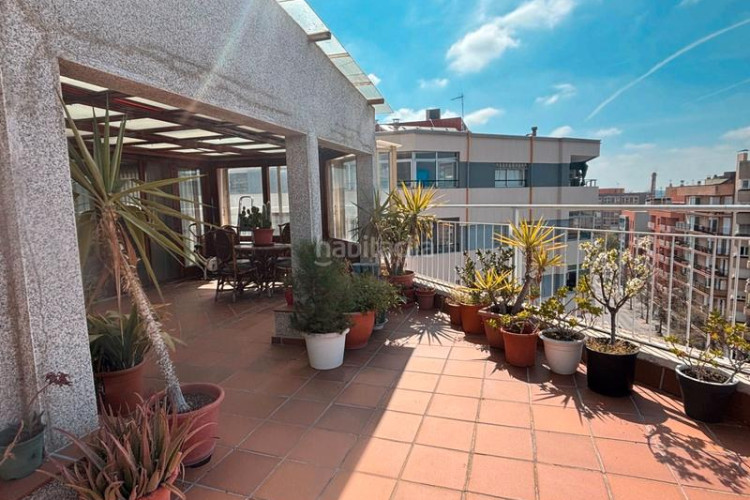 Ático espectacular y auténtico ático en una sola planta con una gran terraza con vistas despejadas en el centro!!! en Terrassa