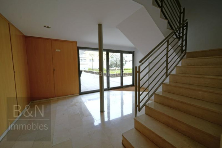 Piso te vas a enamorar de su carácter! amplio, luminoso, con zona comunitaria y plaza de párquing con trastero en Terrassa