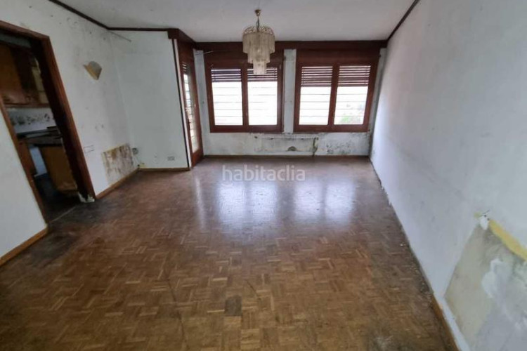 Casa  a reformar en zona les escoles en Plaça Catalunya - Escola Industrial Terrassa