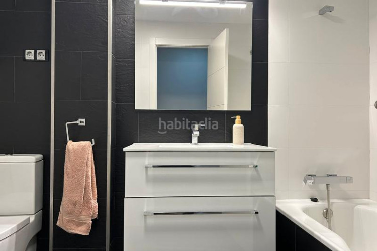 Piso 3 habitaciones, terraza, balcón y parking en Terrassa