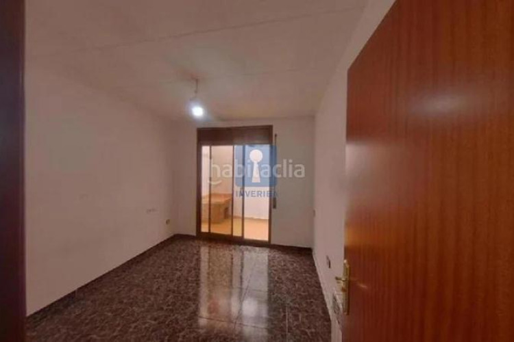 Piso inmueble ilegalmente okupado situado en la calle felip ii, 22, 11, , barcelona en Terrassa