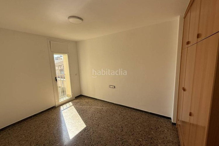 Piso gran piso en can aurell , 4 habitaciones y parking incluido en Terrassa