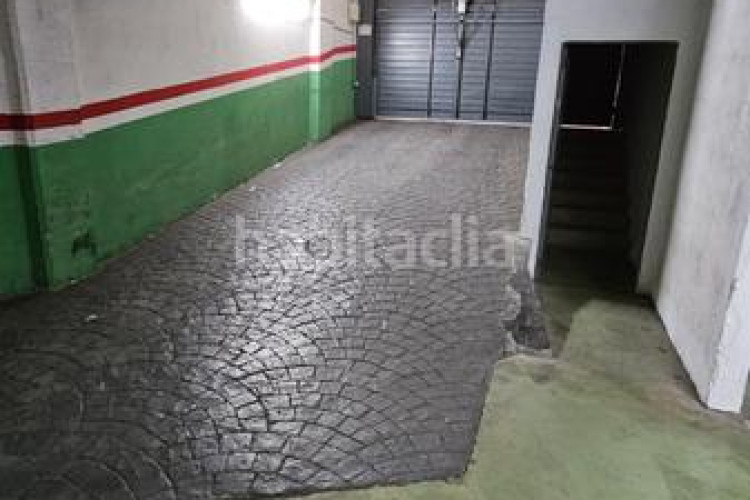 Planta baja en carrer de ricardo caro 31 exclusiva vivienda seminueva con parquing en Terrassa