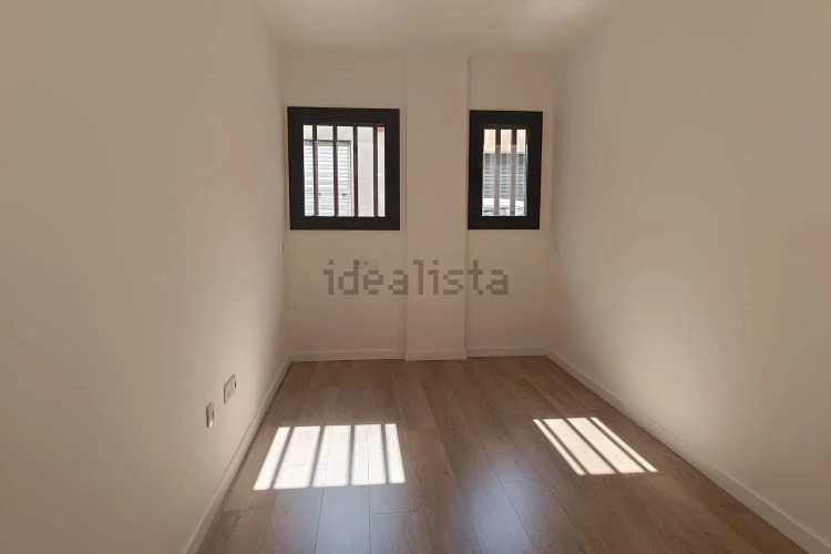 Piso en calle Transversal, 181
