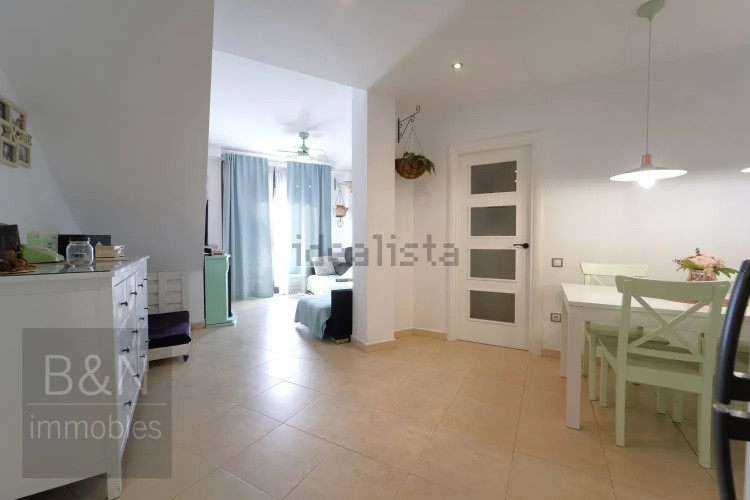 ¡Bienvenido al hogar de tus sueños! Este exclusivo dúplex es mucho más que una vivienda.