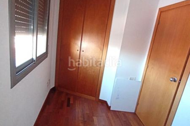 Piso  de 3 habitaciones, y 2 baños en Egara Terrassa