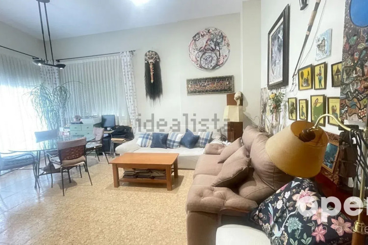 Piso en plaza del Mestre Serrat