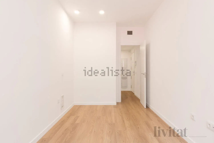 Piso en calle Transversal, 181