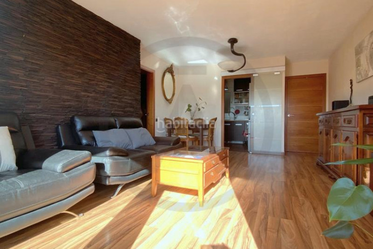 Piso muy amplio y reformado! en San Pere Terrassa