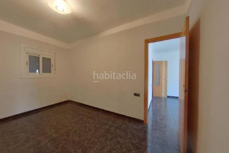 Piso  okupado de 2 habitaciones ca nanglada en Terrassa