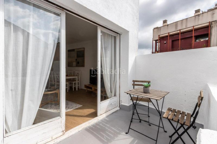 Dúplex vivienda tipo dúplex de 2habs. + garaje + patio. zona Segle XX en Terrassa