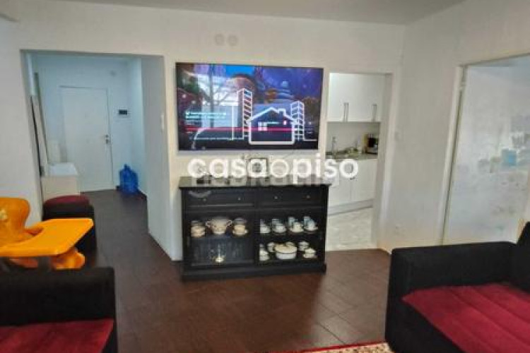 Piso  reformado en La Cogullada 3 dormitorios, 1 baño, todo exterior, cocina individual, con dos balcones uno de 6m y otro de 4m y en Terrassa
