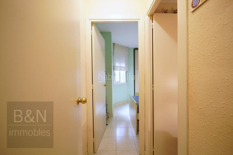 Piso un hogar de tres habitaciones, balcón, plaza de parking y trastero en Terrassa