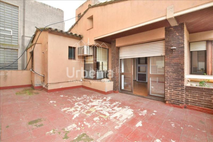 Dúplex piso con gran terraza ! en Cementiri Vell Terrassa