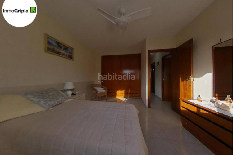 Casa adosada  en venta en les arenescan montllorla grípia08227 en Terrassa
