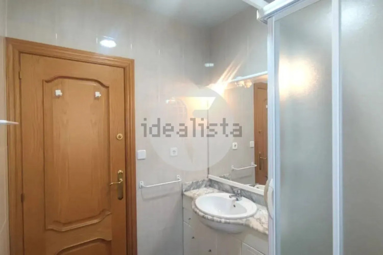 Casa independiente en calle del Camerun