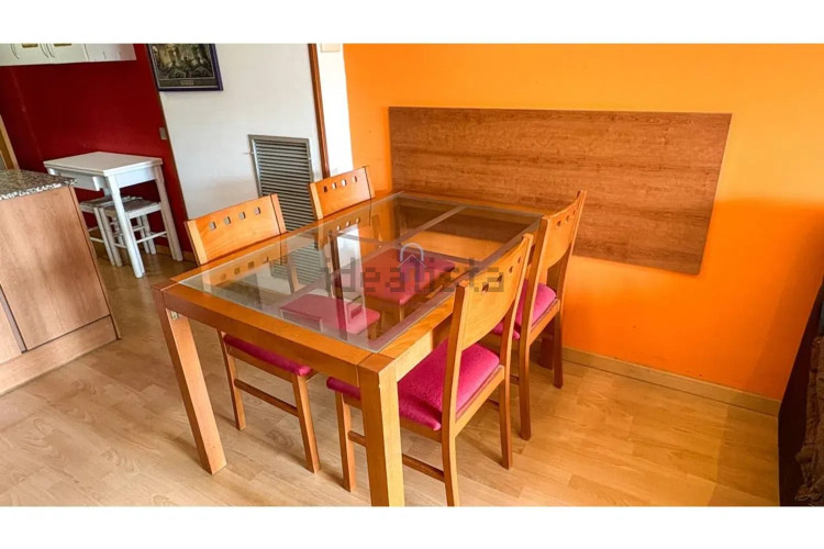 Piso en calle de la Poetessa Caparà