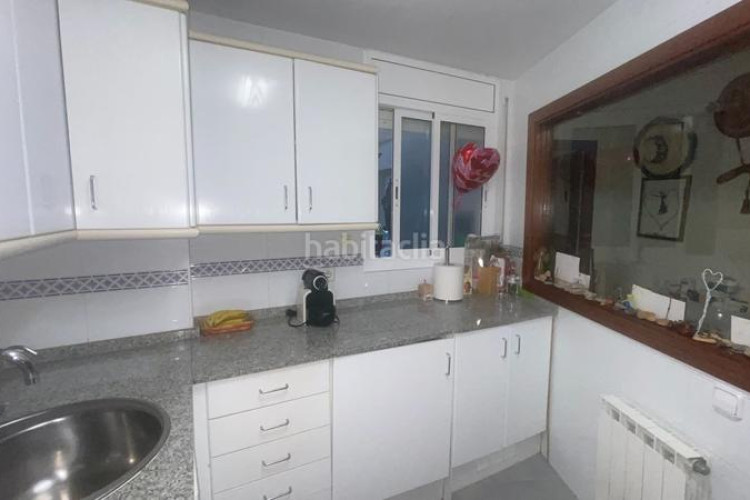 Piso pis amb , pàrquing, traster i piscina comunitària en Terrassa